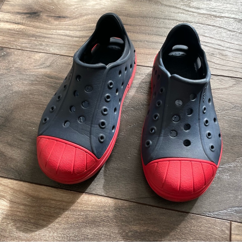 Kids crocs size 9